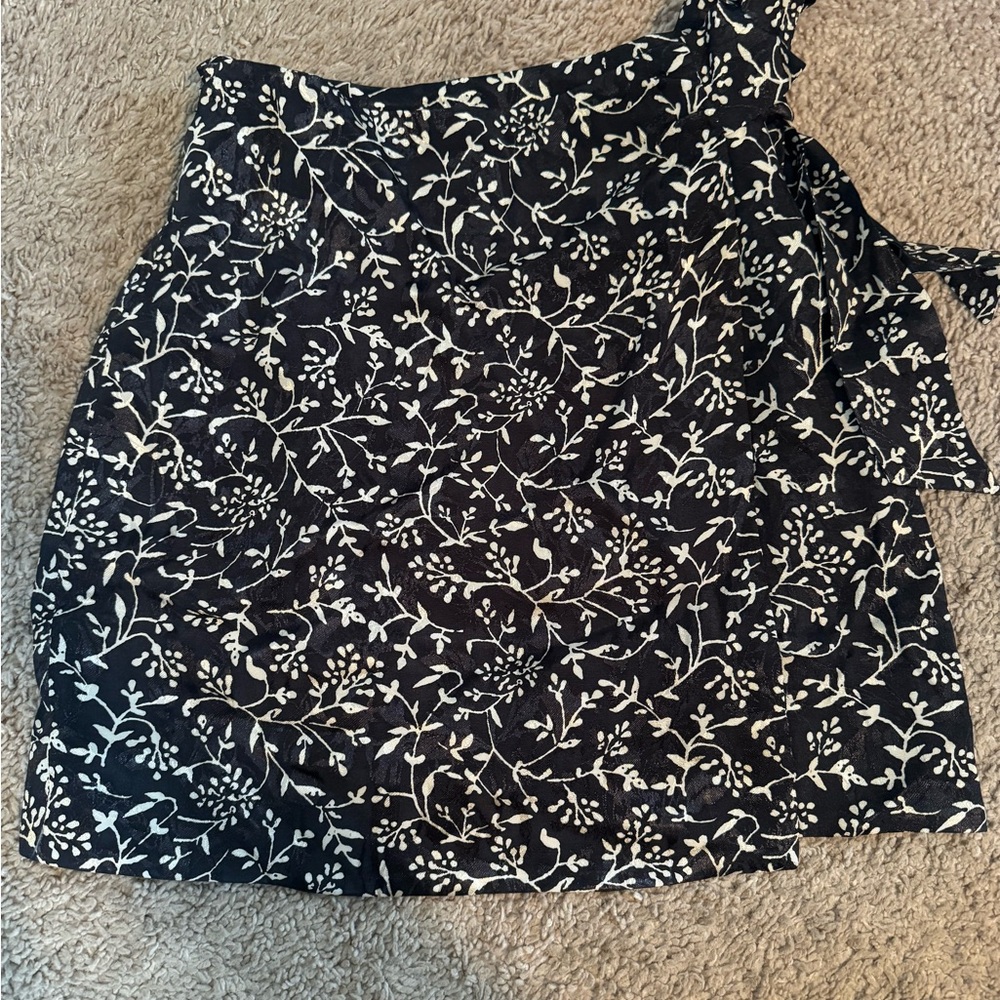 NWT Sezane Lola Black Floral Wrap Mini Skirt Size 34 (XS)